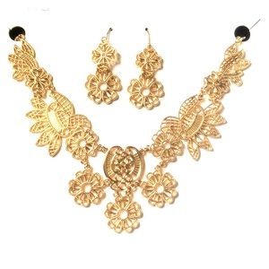 Gold Floral Dangle Earrings $ Necklace Set
